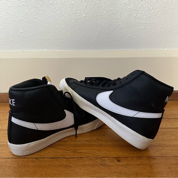 Nike Blazer Mid ‘77 Casual Shoes - Picture 4 of 9